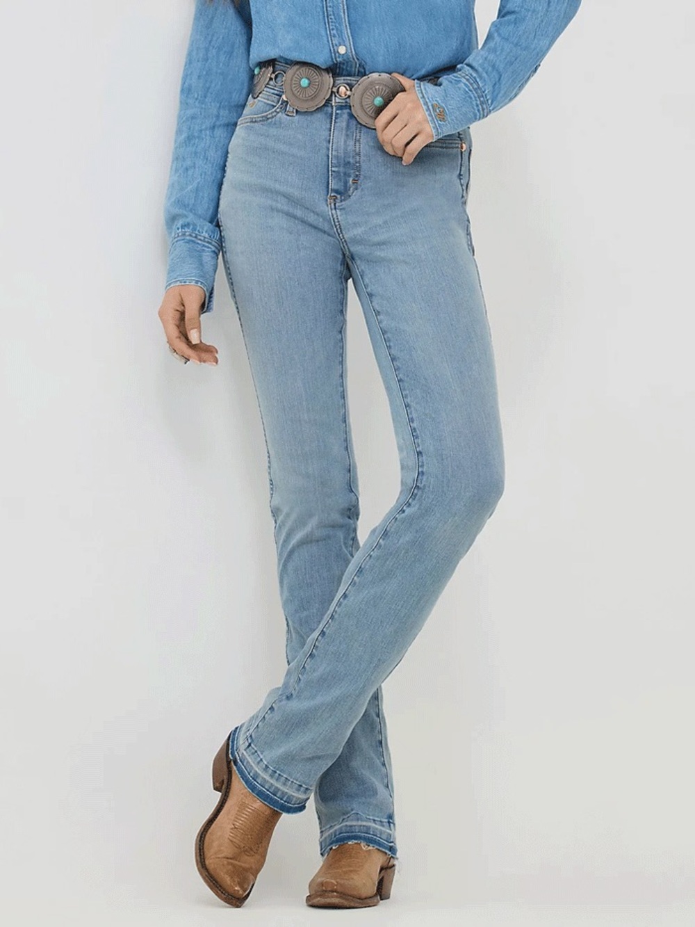 Wrangler x Lainey Wilson Boot Hugger Raw Hem Jeans Size 27x30 Western Cowgirl